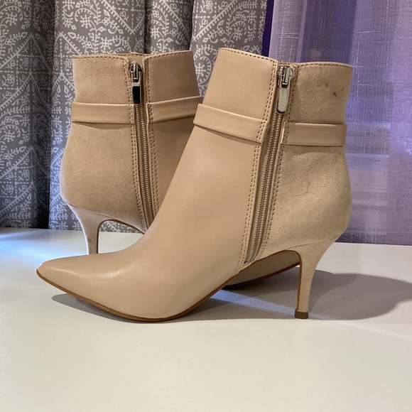 Dian 9x9 Dress Booties - Picture 5 of 10